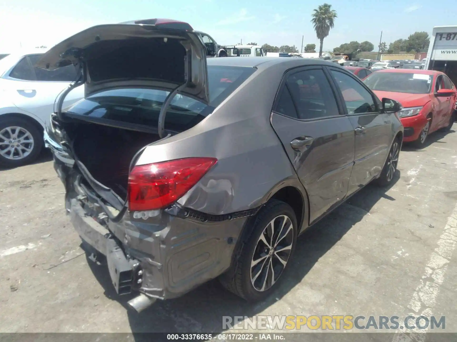 4 Photograph of a damaged car 2T1BURHE8KC142316 TOYOTA COROLLA 2019