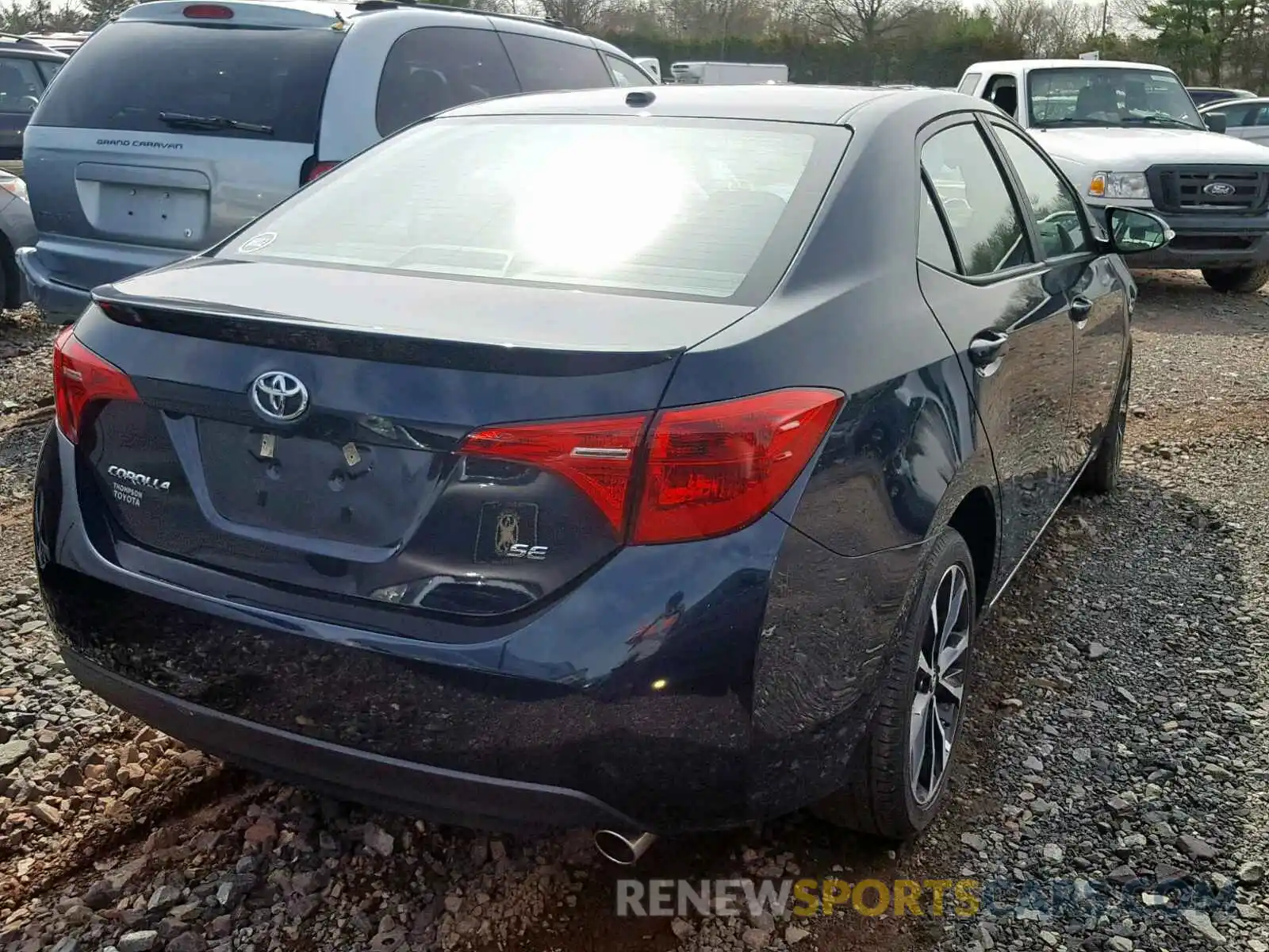 4 Photograph of a damaged car 2T1BURHE8KC142753 TOYOTA COROLLA 2019