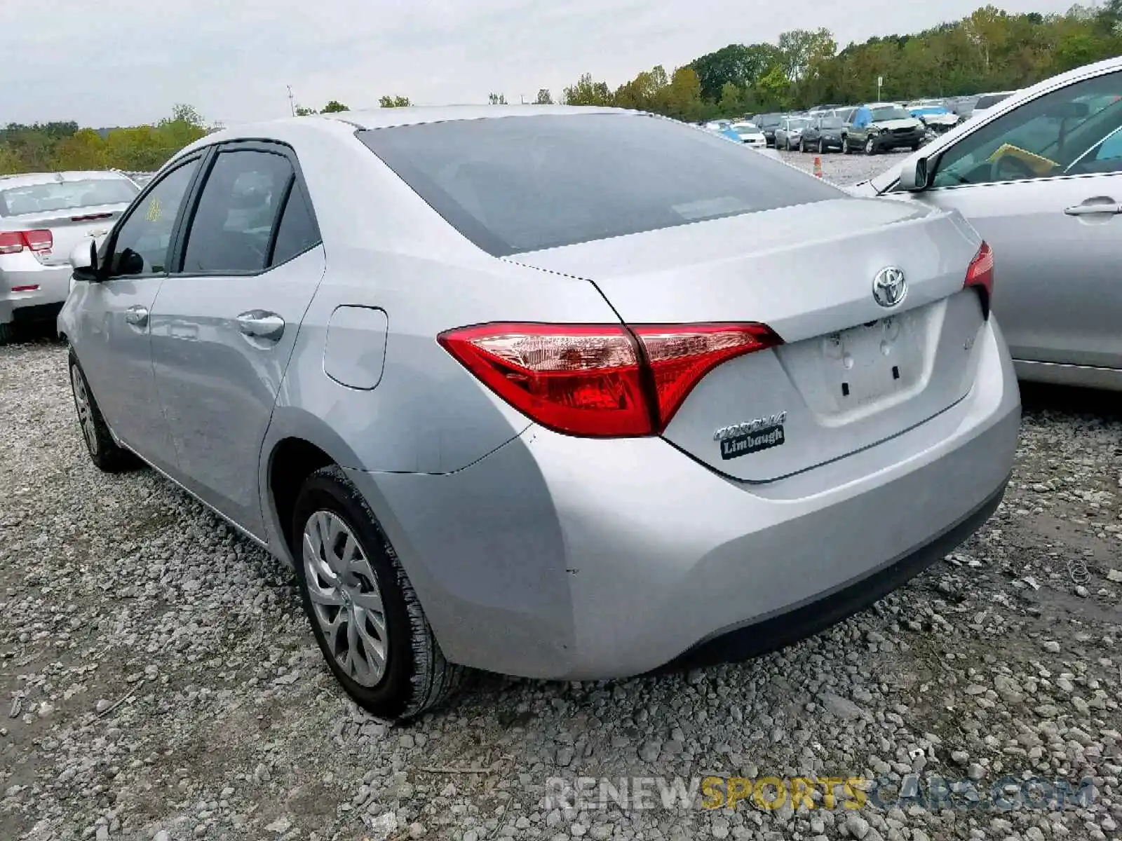 3 Photograph of a damaged car 2T1BURHE8KC142879 TOYOTA COROLLA 2019