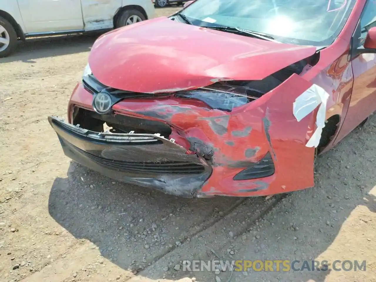 9 Photograph of a damaged car 2T1BURHE8KC143269 TOYOTA COROLLA 2019