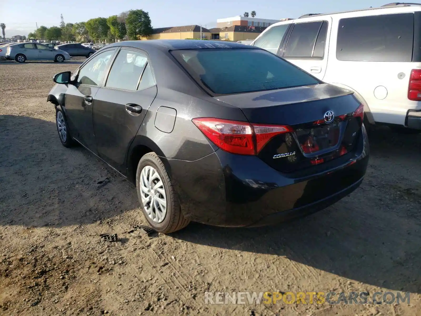 3 Photograph of a damaged car 2T1BURHE8KC143434 TOYOTA COROLLA 2019