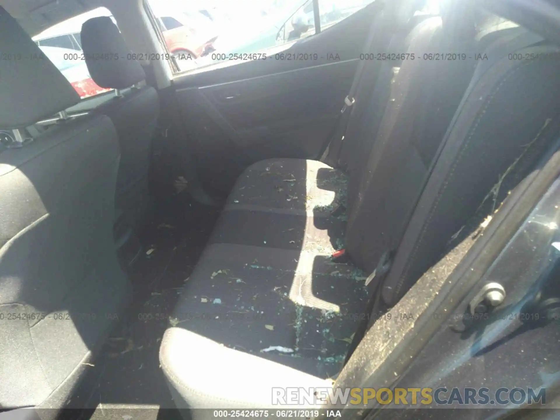 8 Photograph of a damaged car 2T1BURHE8KC145247 TOYOTA COROLLA 2019