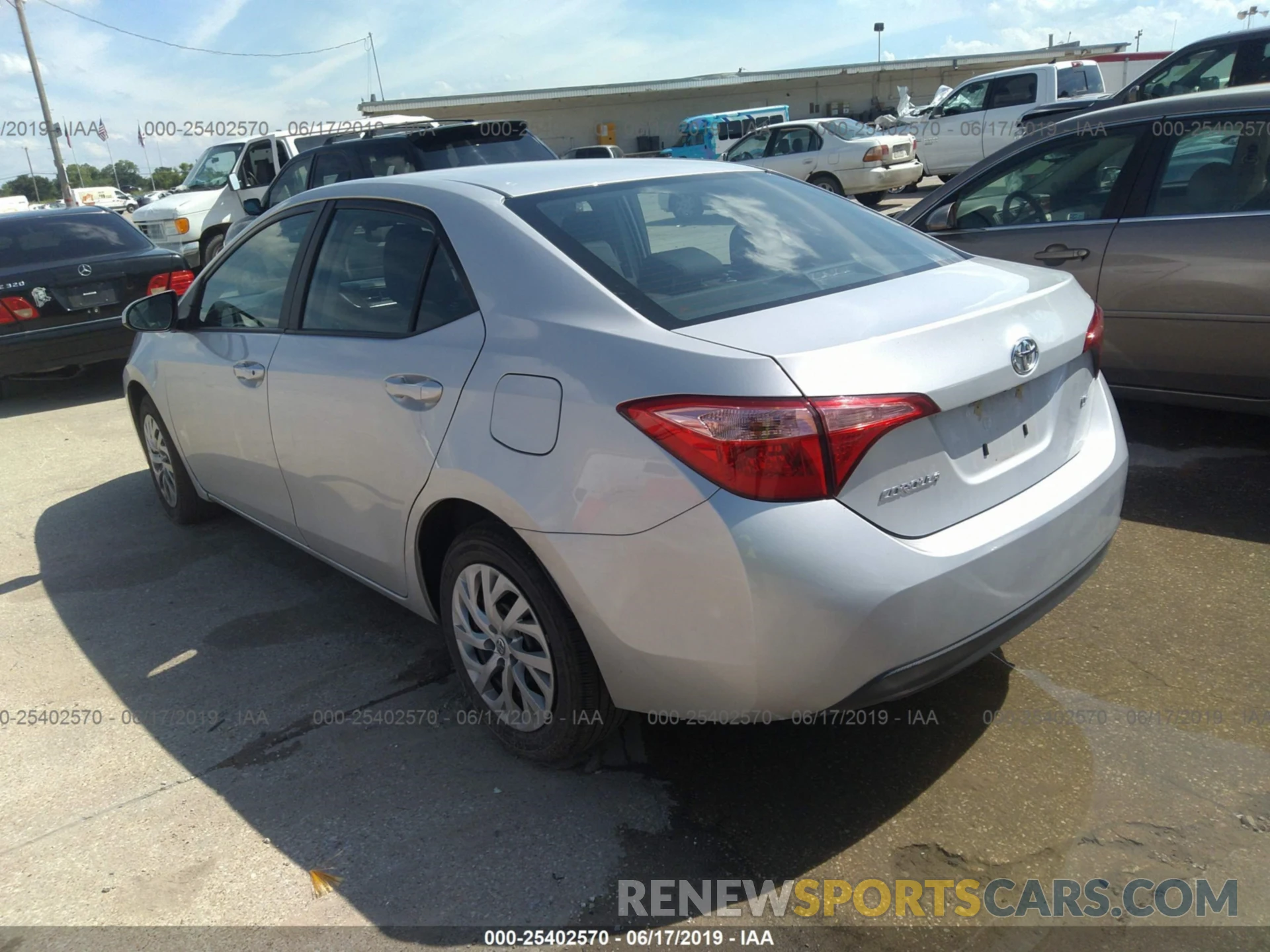 3 Photograph of a damaged car 2T1BURHE8KC146219 TOYOTA COROLLA 2019