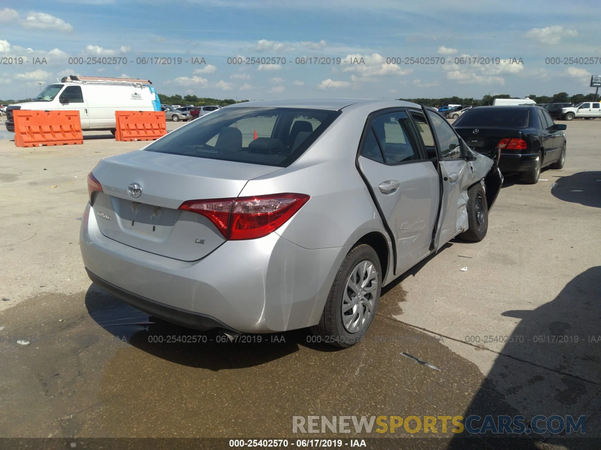 4 Photograph of a damaged car 2T1BURHE8KC146219 TOYOTA COROLLA 2019