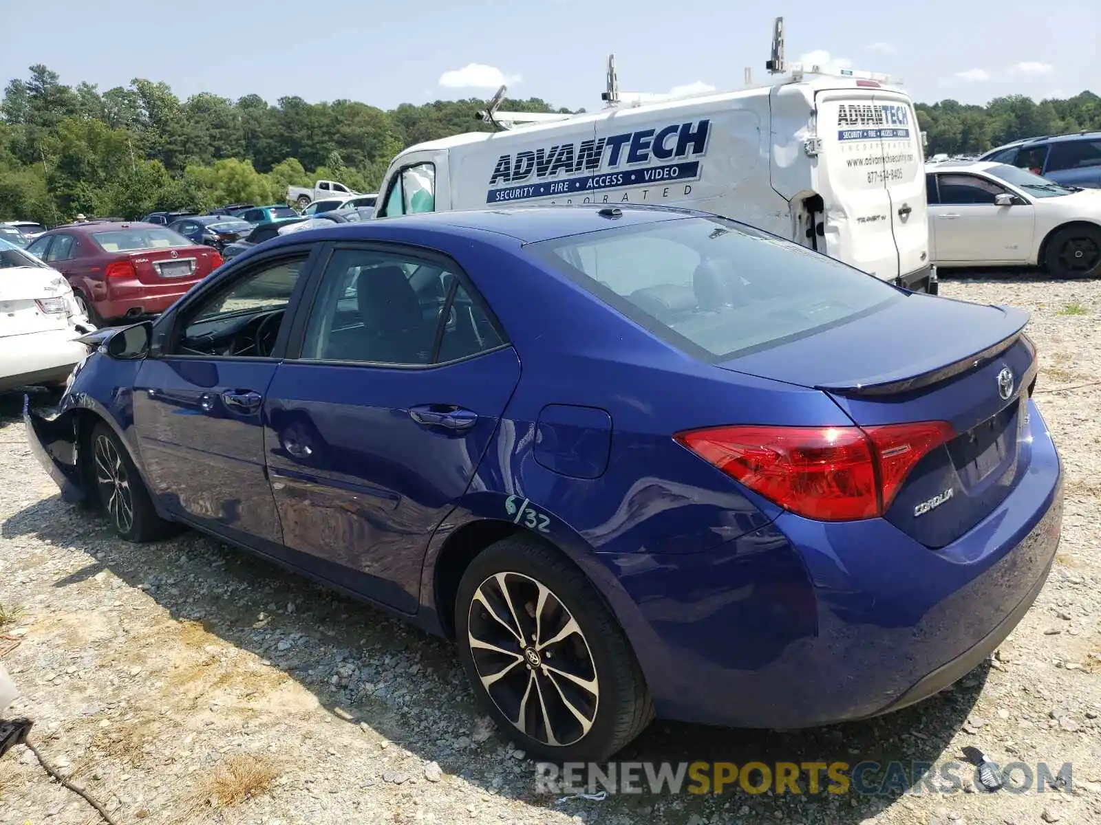 3 Photograph of a damaged car 2T1BURHE8KC146916 TOYOTA COROLLA 2019