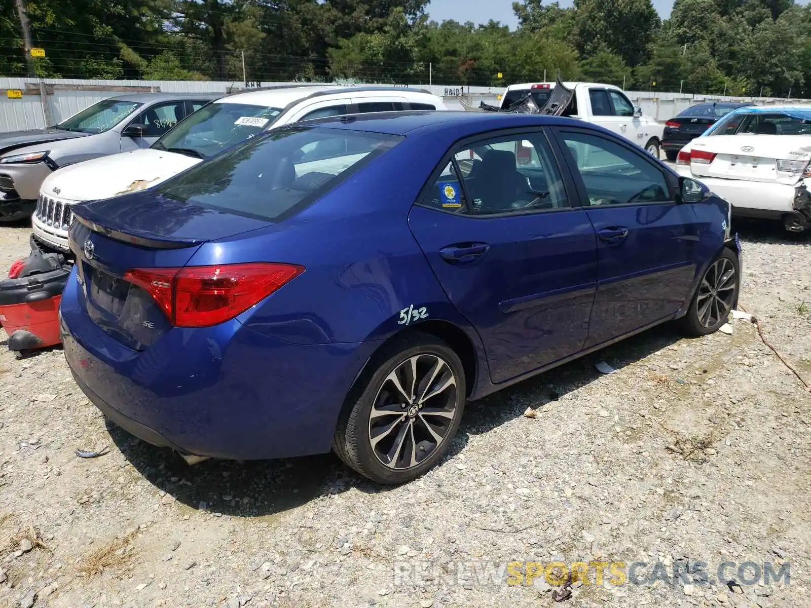 4 Photograph of a damaged car 2T1BURHE8KC146916 TOYOTA COROLLA 2019