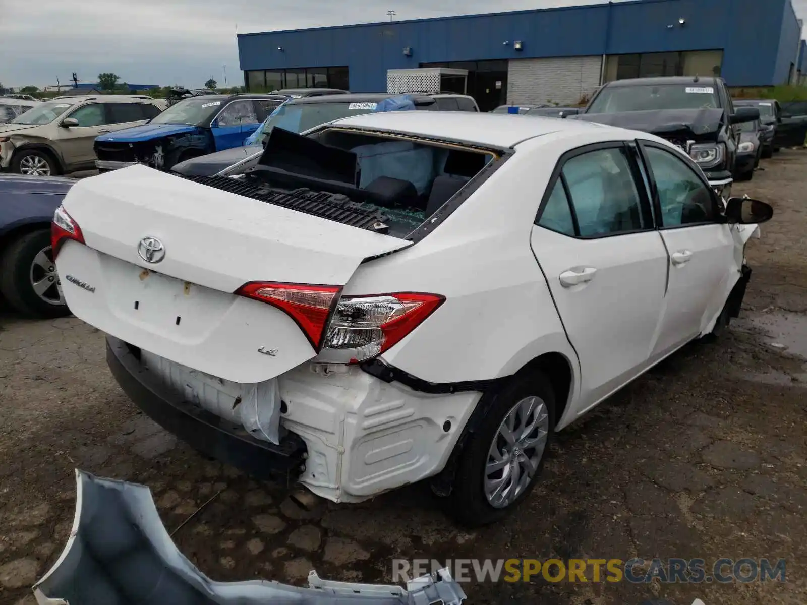 4 Фотография поврежденного автомобиля 2T1BURHE8KC147306 TOYOTA COROLLA 2019