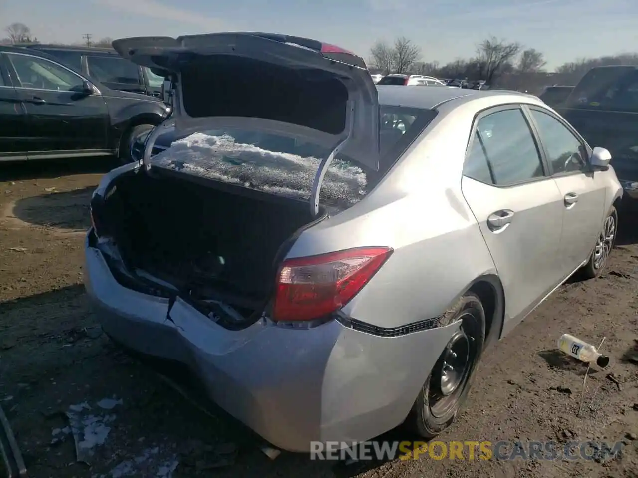 4 Photograph of a damaged car 2T1BURHE8KC147550 TOYOTA COROLLA 2019