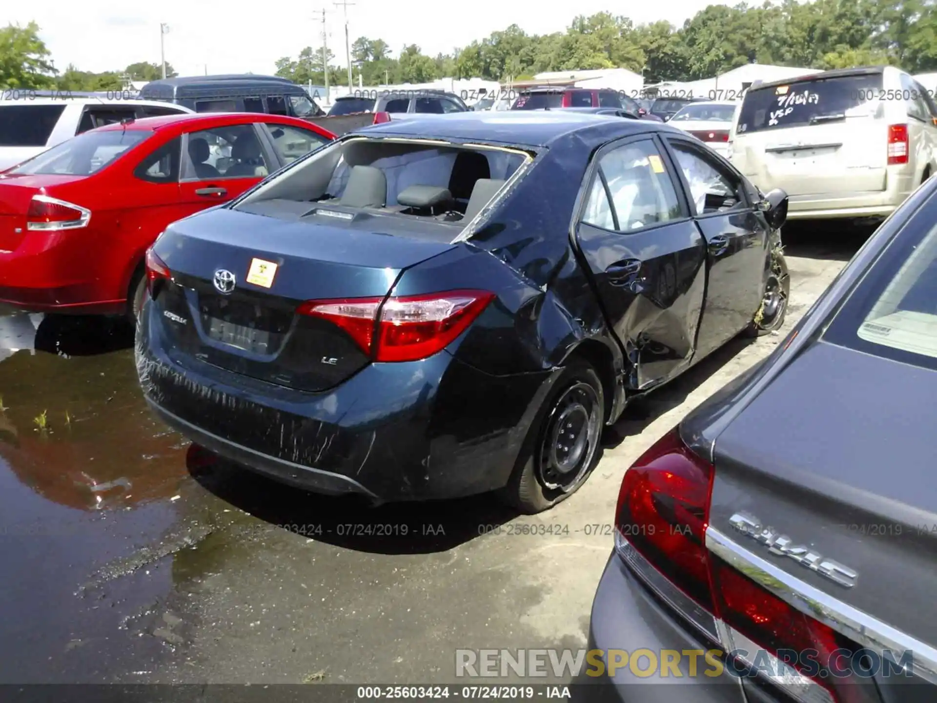 4 Photograph of a damaged car 2T1BURHE8KC147578 TOYOTA COROLLA 2019