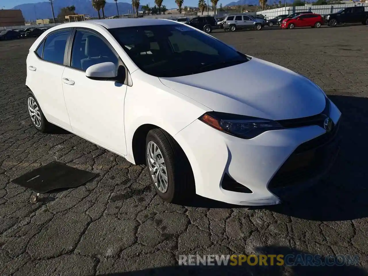 1 Photograph of a damaged car 2T1BURHE8KC152795 TOYOTA COROLLA 2019