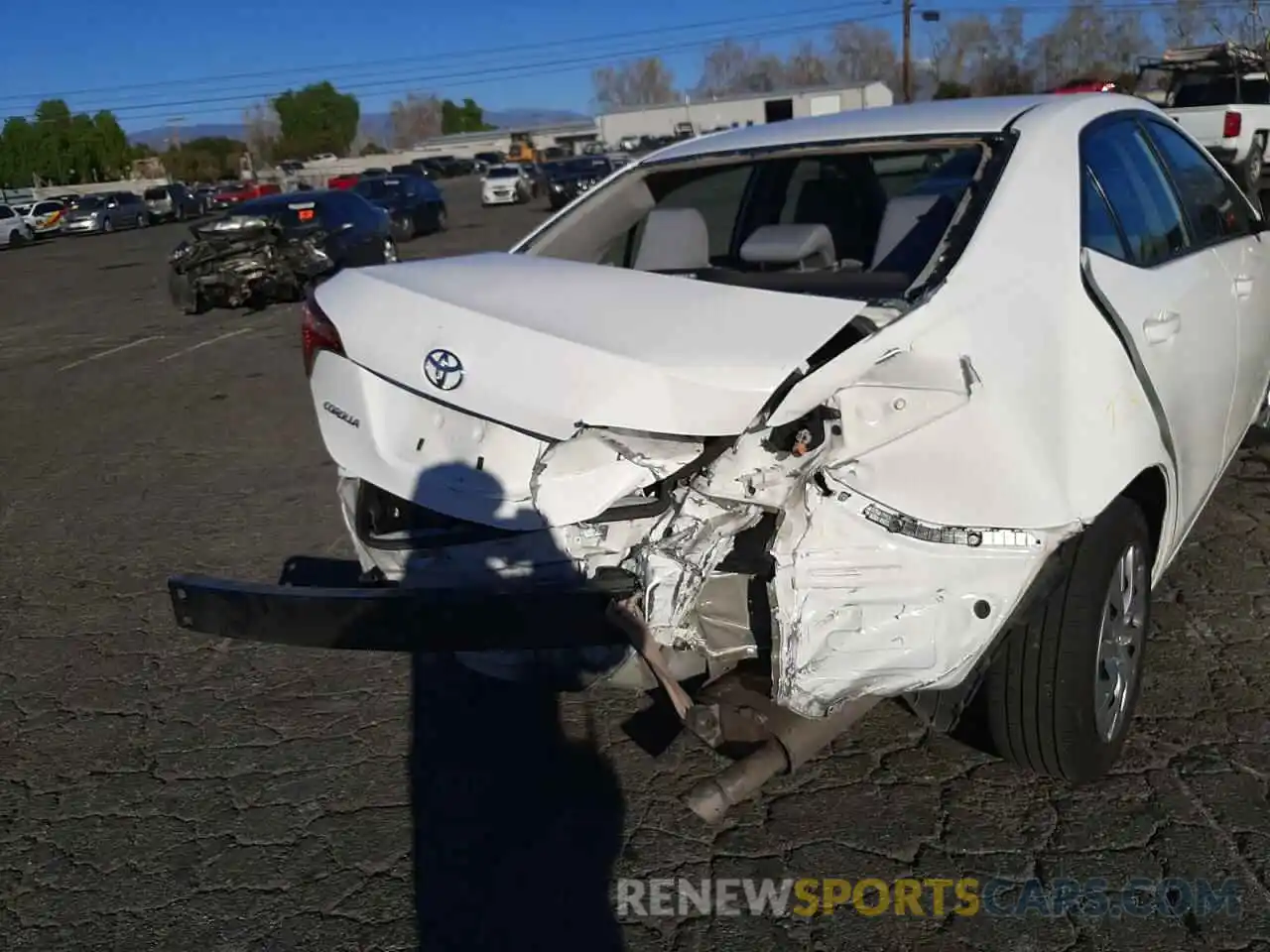 9 Photograph of a damaged car 2T1BURHE8KC152795 TOYOTA COROLLA 2019