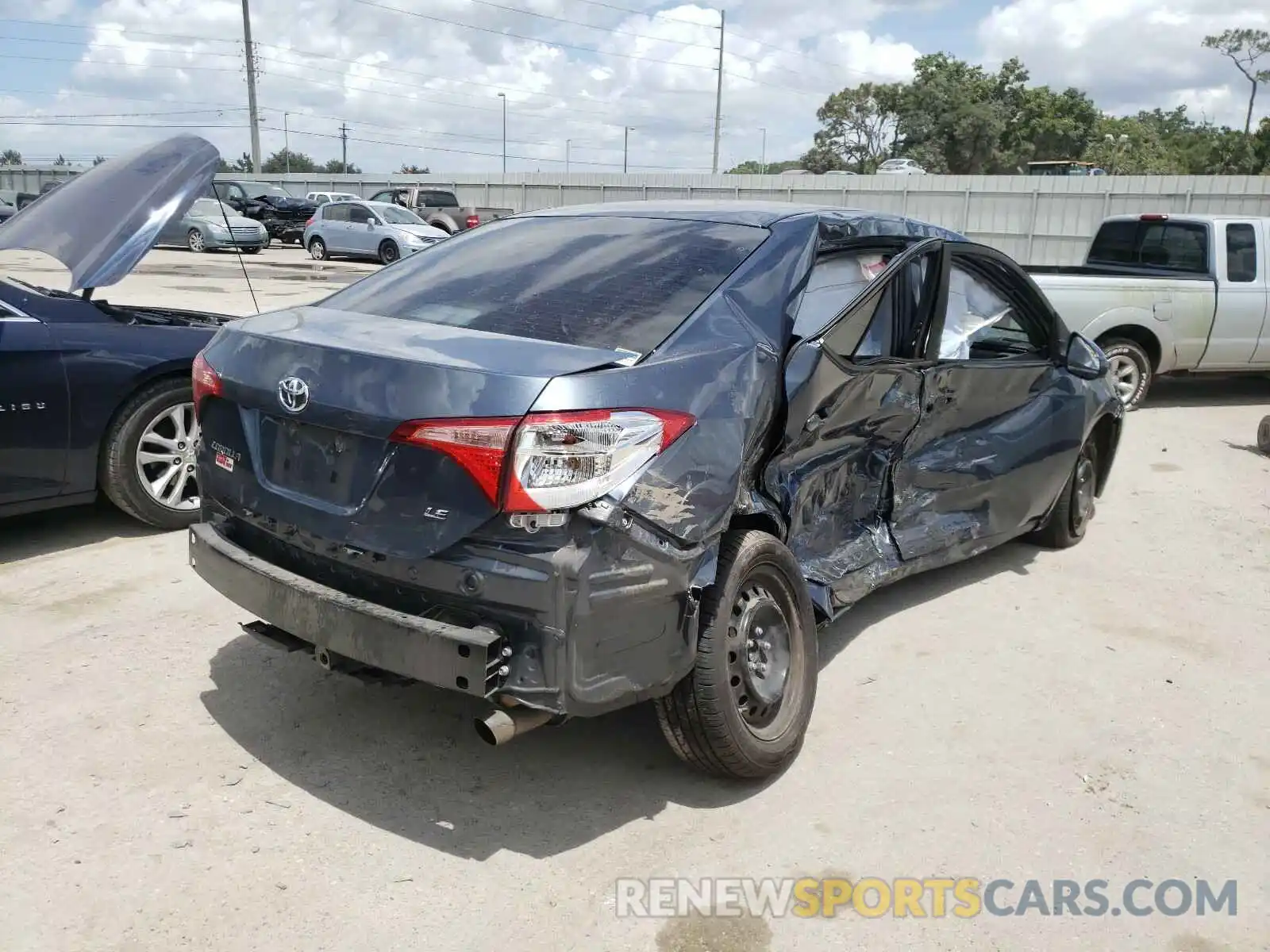 4 Photograph of a damaged car 2T1BURHE8KC153669 TOYOTA COROLLA 2019