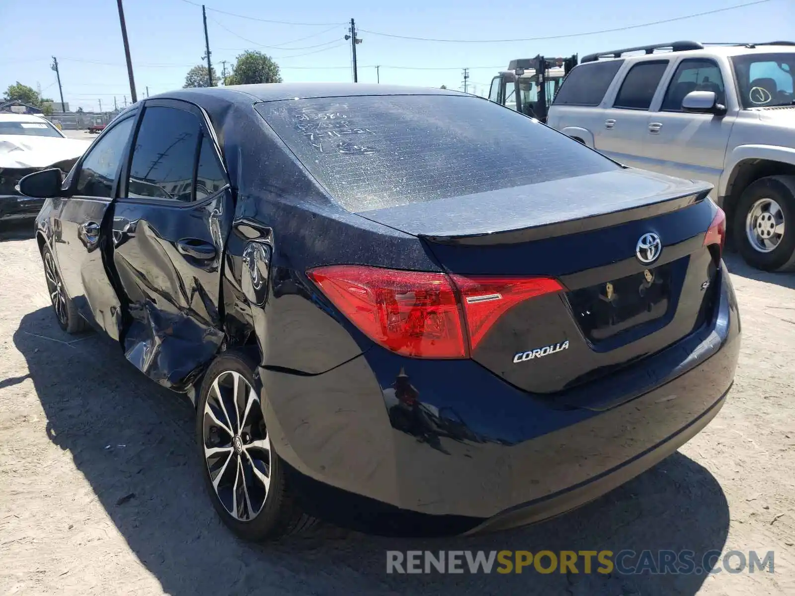 3 Photograph of a damaged car 2T1BURHE8KC155454 TOYOTA COROLLA 2019