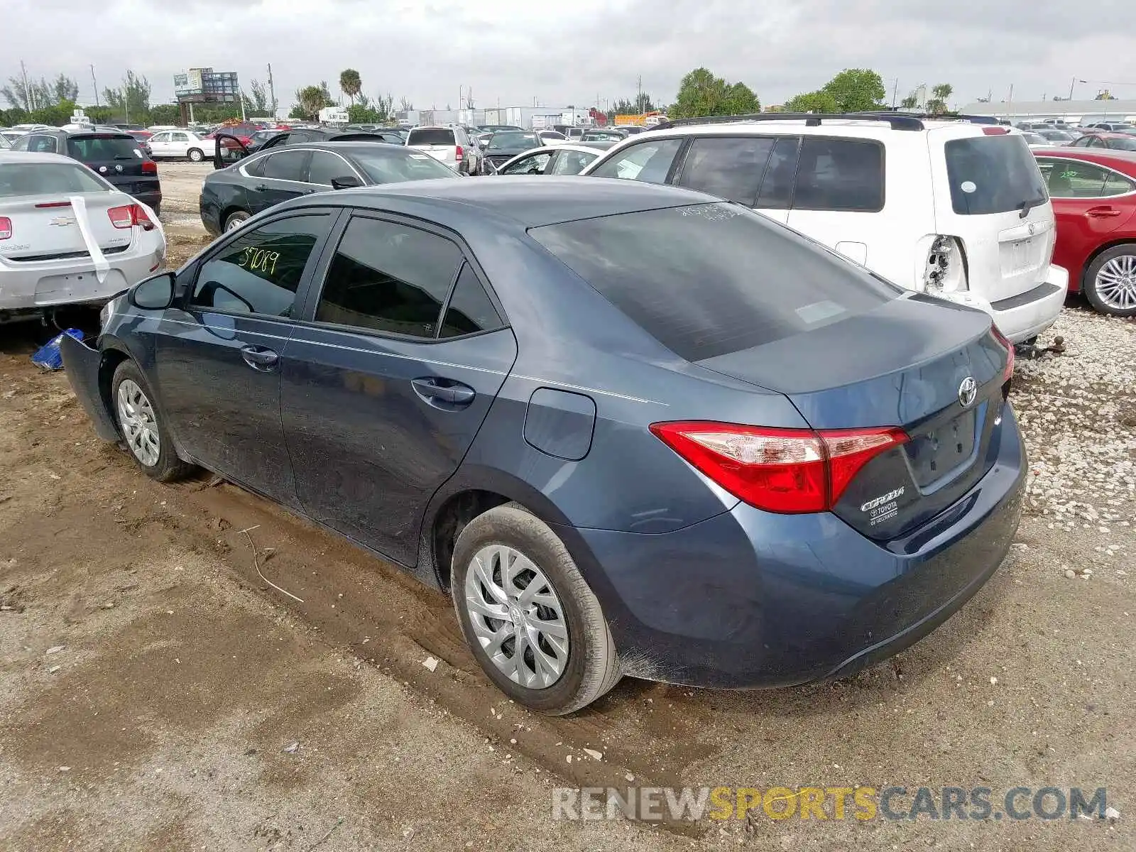 3 Photograph of a damaged car 2T1BURHE8KC156720 TOYOTA COROLLA 2019