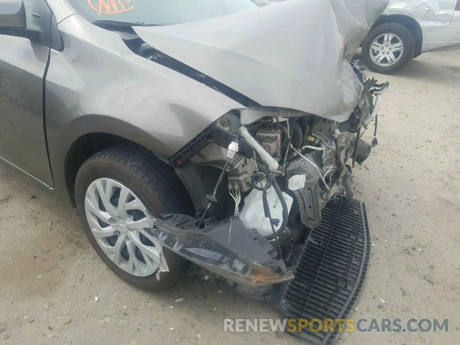 9 Photograph of a damaged car 2T1BURHE8KC157057 TOYOTA COROLLA 2019