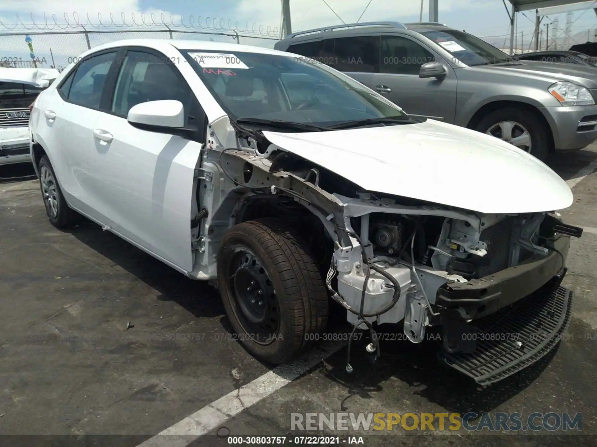 1 Photograph of a damaged car 2T1BURHE8KC157575 TOYOTA COROLLA 2019