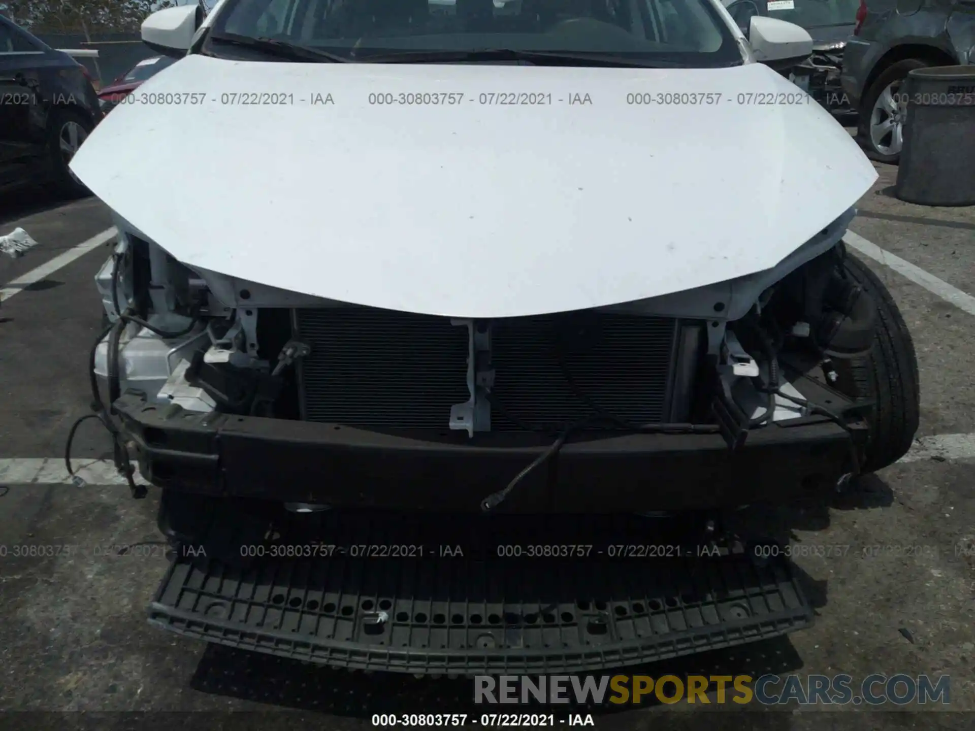 6 Photograph of a damaged car 2T1BURHE8KC157575 TOYOTA COROLLA 2019