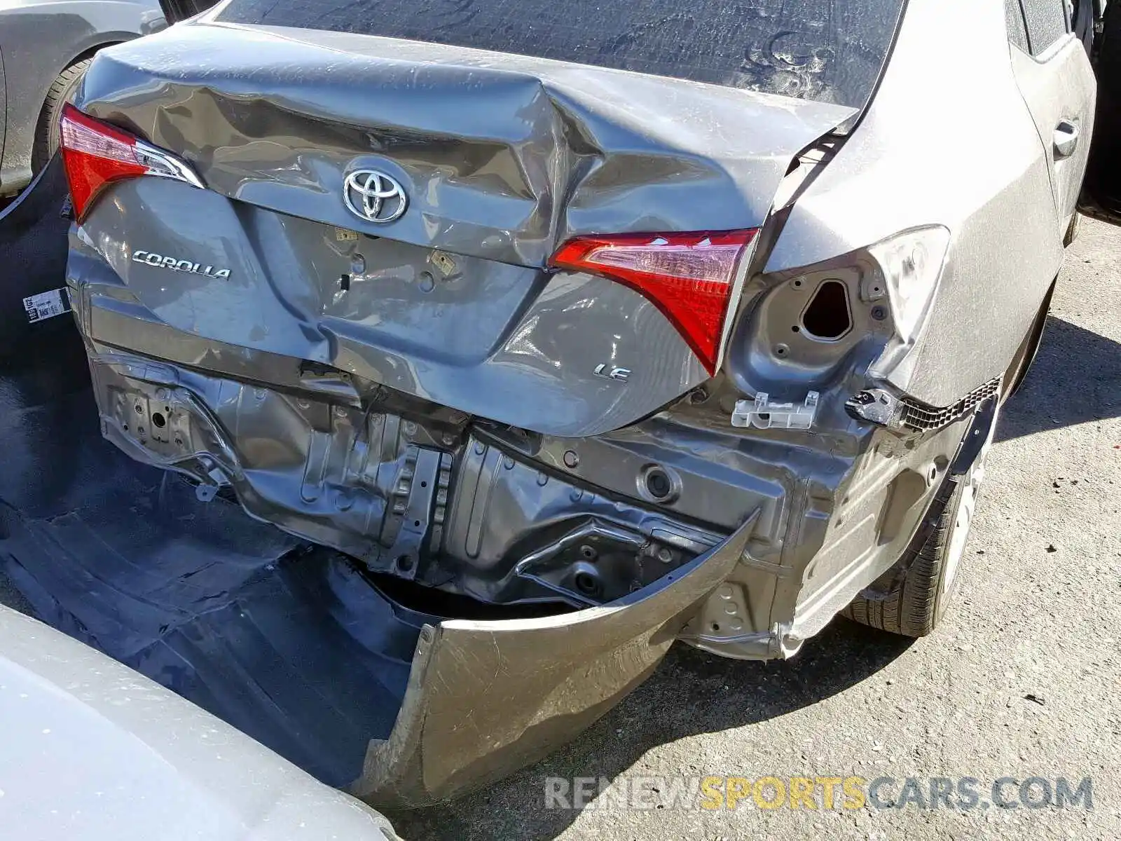 9 Photograph of a damaged car 2T1BURHE8KC158676 TOYOTA COROLLA 2019