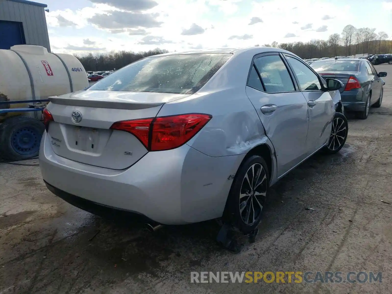 4 Photograph of a damaged car 2T1BURHE8KC159617 TOYOTA COROLLA 2019