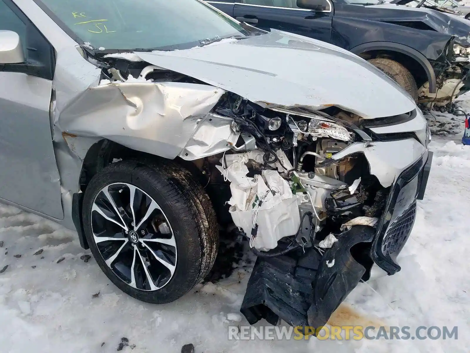 9 Photograph of a damaged car 2T1BURHE8KC160685 TOYOTA COROLLA 2019