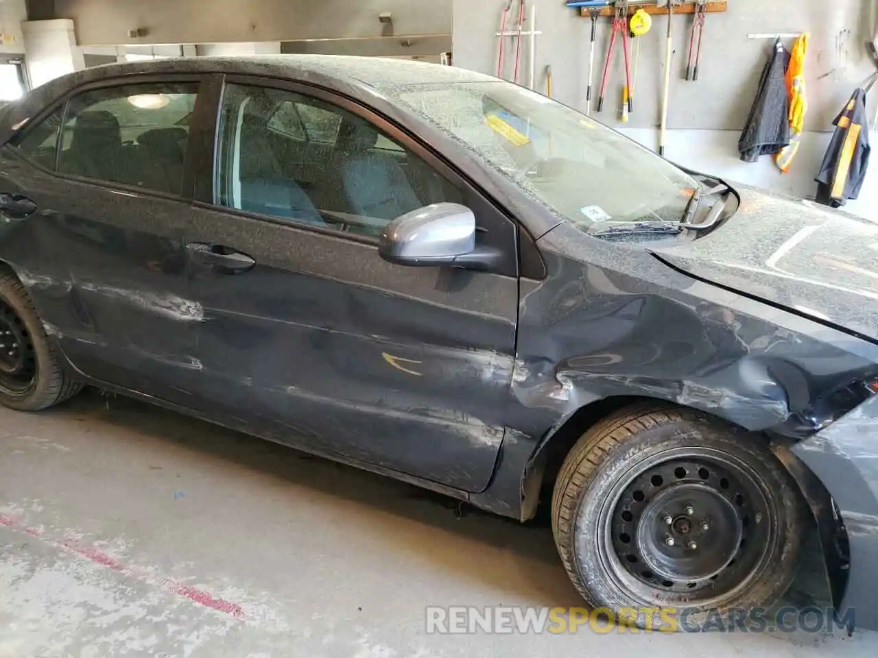 9 Photograph of a damaged car 2T1BURHE8KC161285 TOYOTA COROLLA 2019