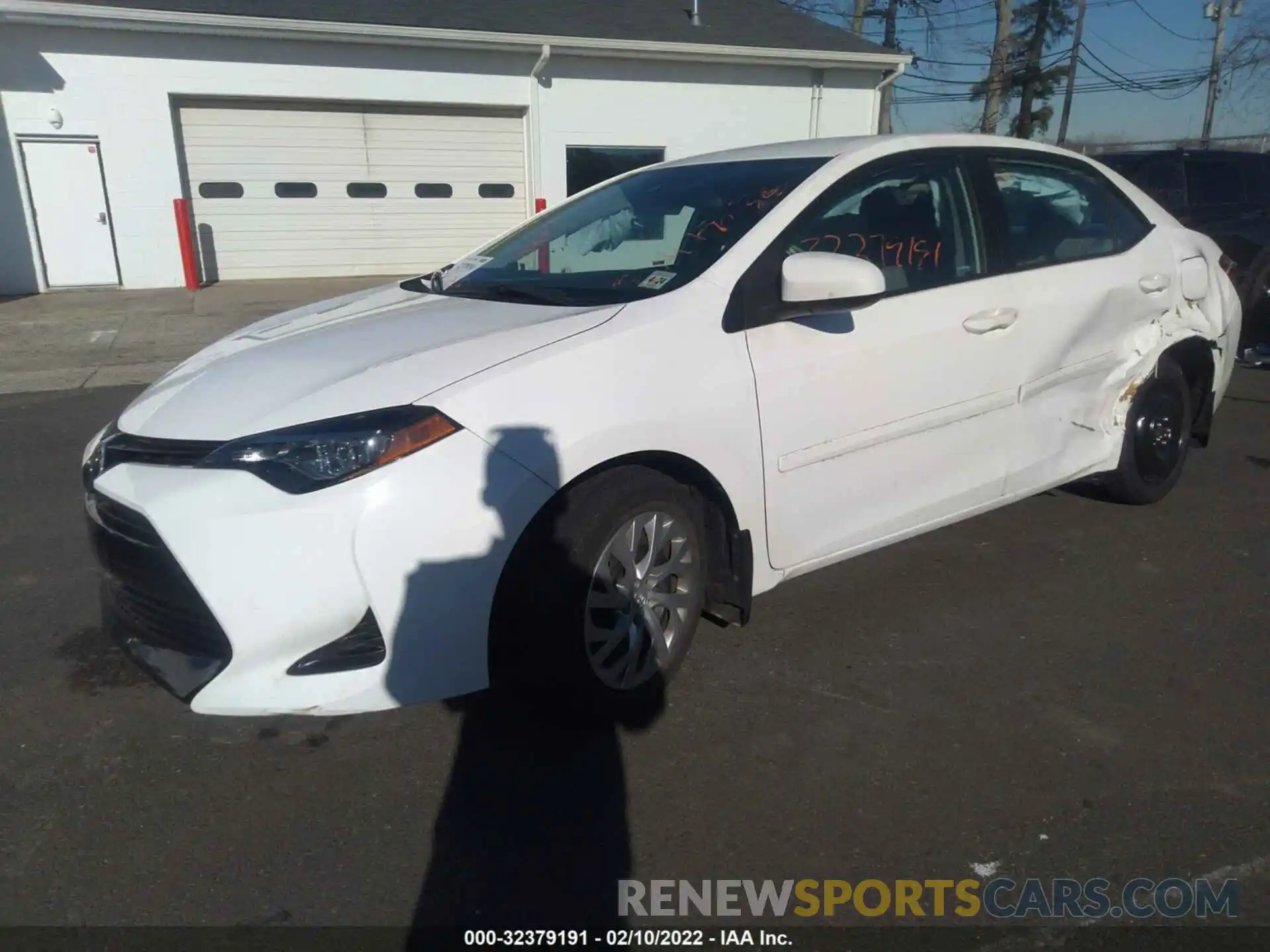 2 Photograph of a damaged car 2T1BURHE8KC162002 TOYOTA COROLLA 2019