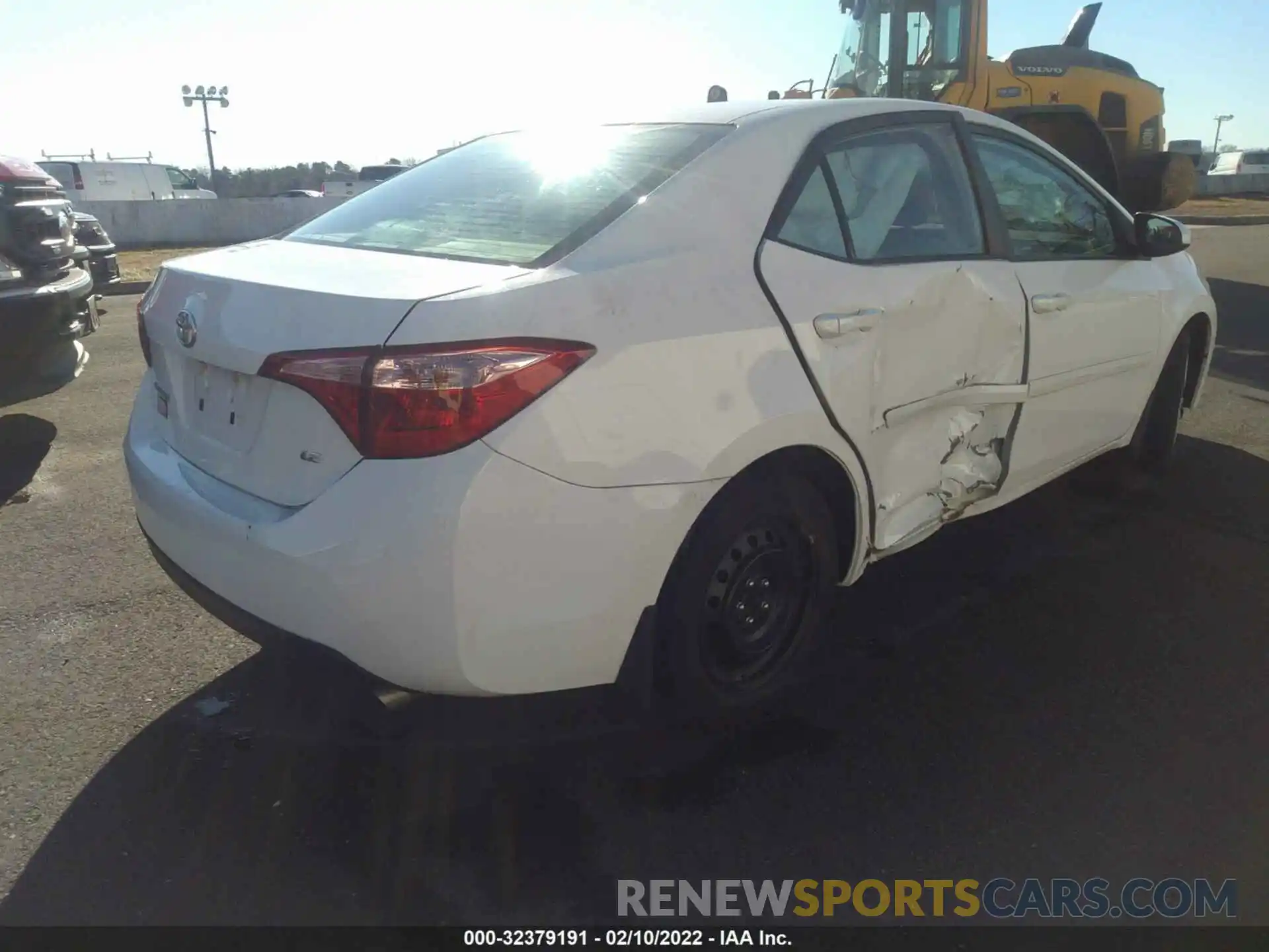 4 Photograph of a damaged car 2T1BURHE8KC162002 TOYOTA COROLLA 2019