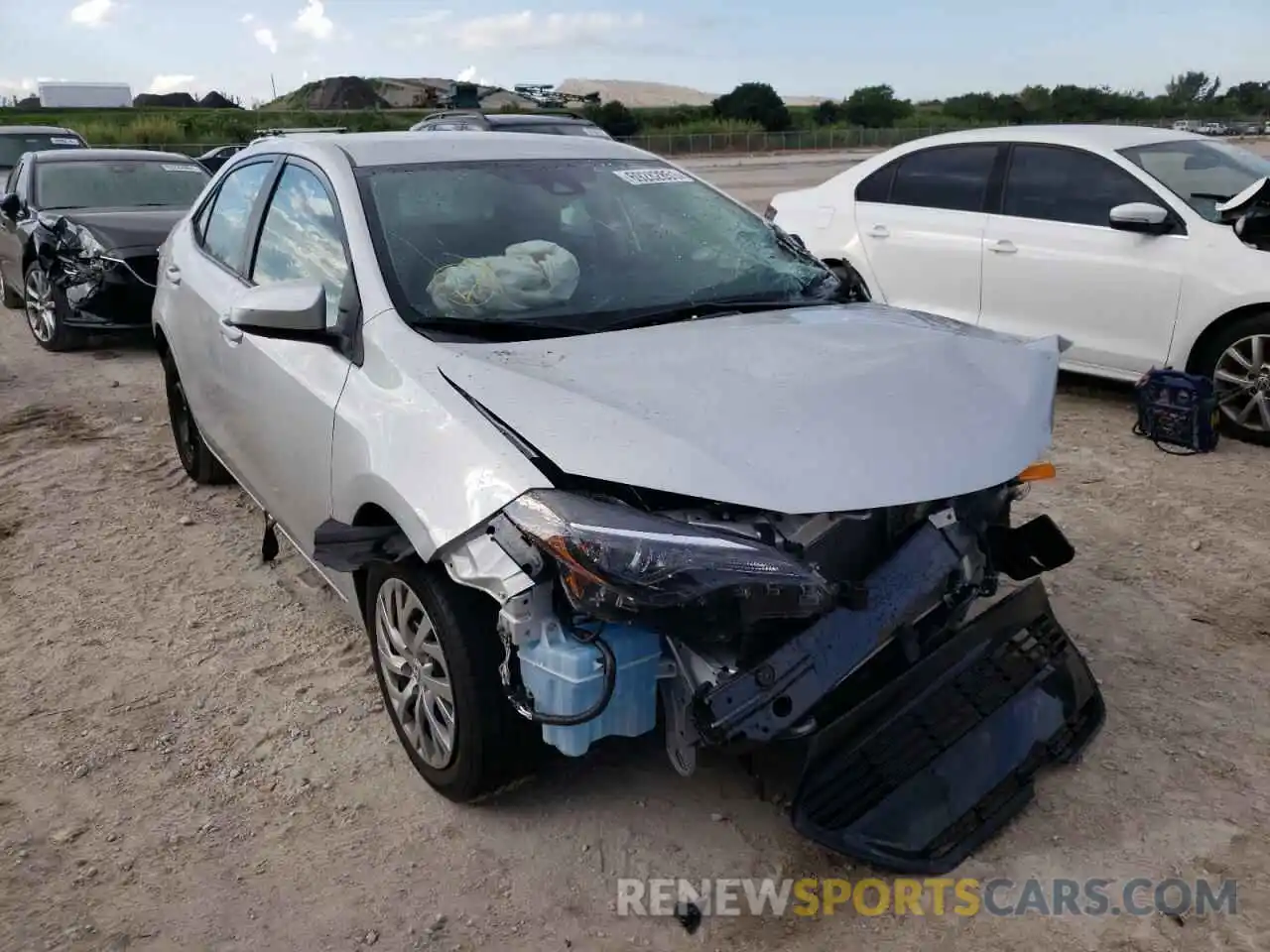 1 Photograph of a damaged car 2T1BURHE8KC162999 TOYOTA COROLLA 2019