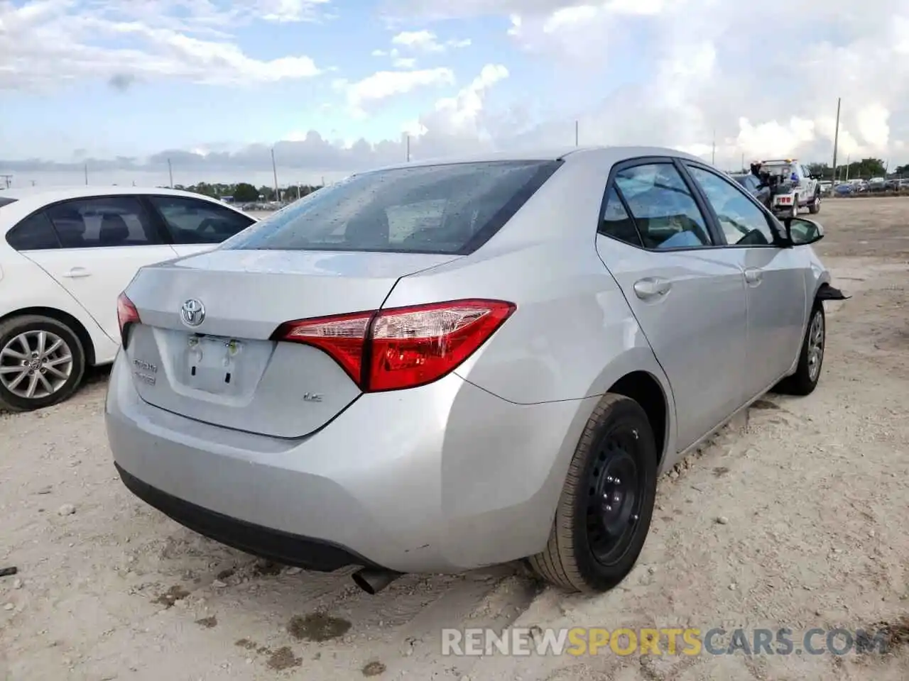 4 Photograph of a damaged car 2T1BURHE8KC162999 TOYOTA COROLLA 2019