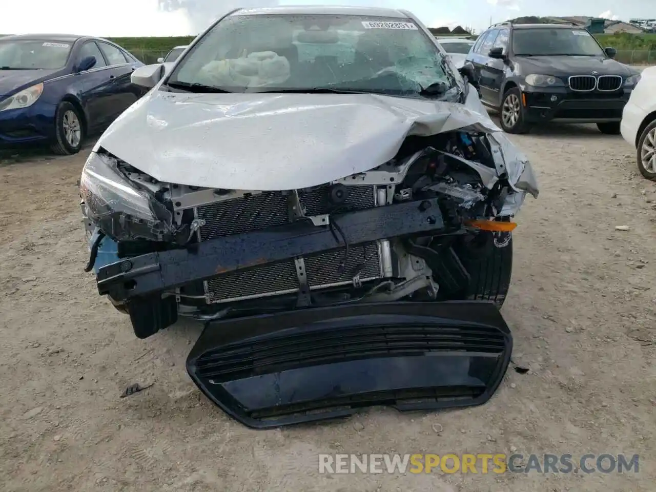 9 Photograph of a damaged car 2T1BURHE8KC162999 TOYOTA COROLLA 2019