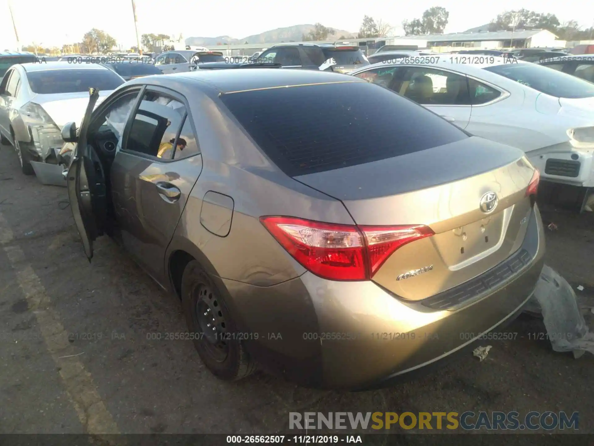 3 Photograph of a damaged car 2T1BURHE8KC163277 TOYOTA COROLLA 2019