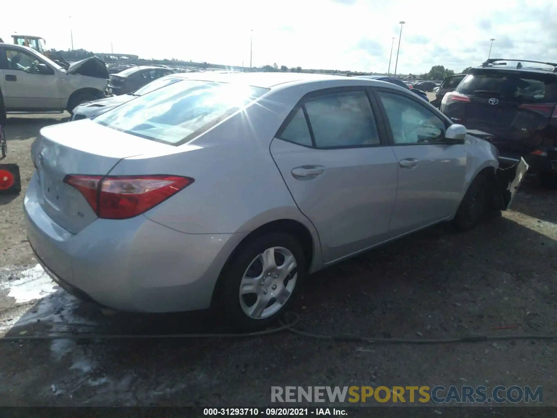 4 Photograph of a damaged car 2T1BURHE8KC164784 TOYOTA COROLLA 2019