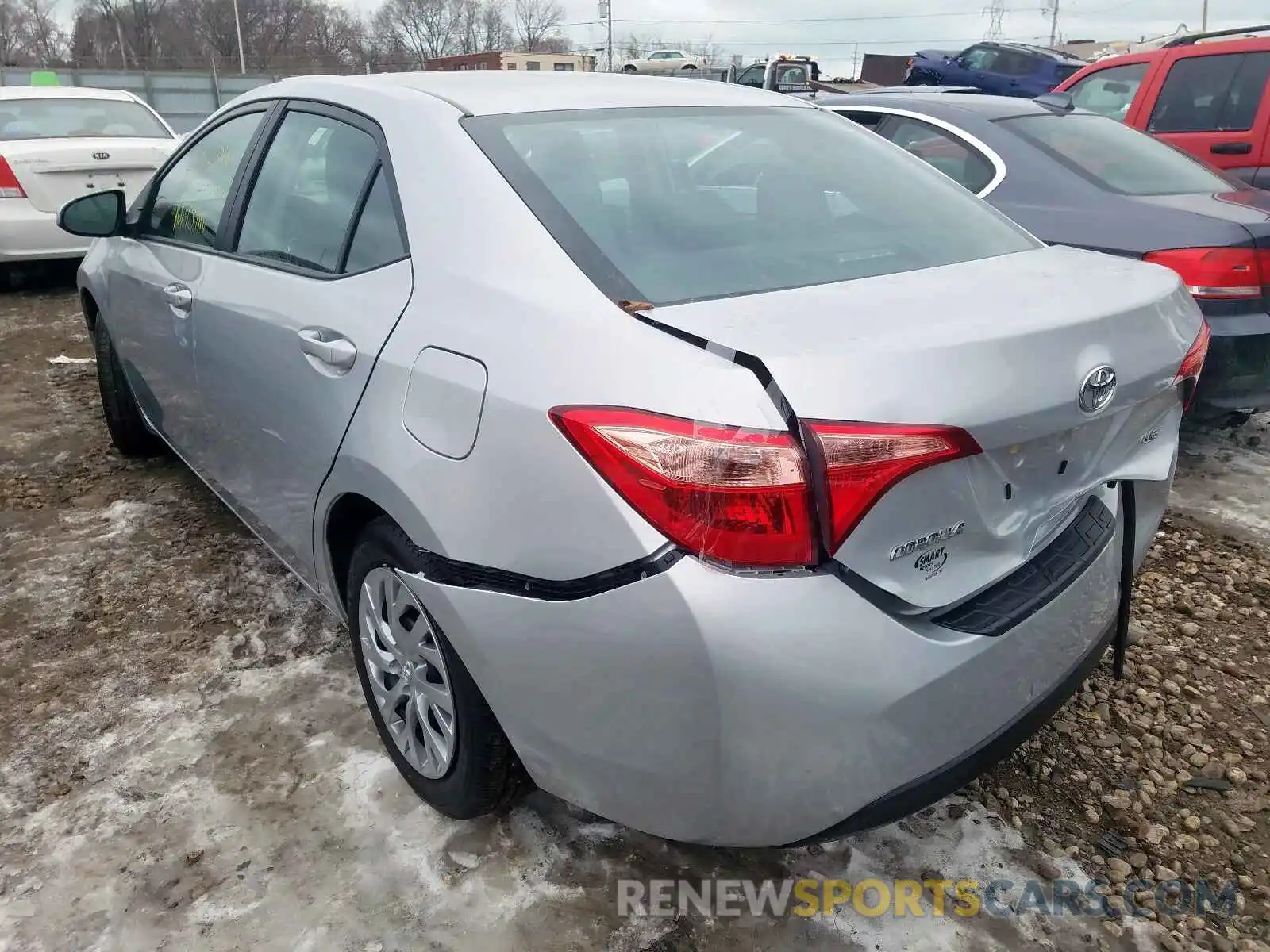 3 Photograph of a damaged car 2T1BURHE8KC164848 TOYOTA COROLLA 2019