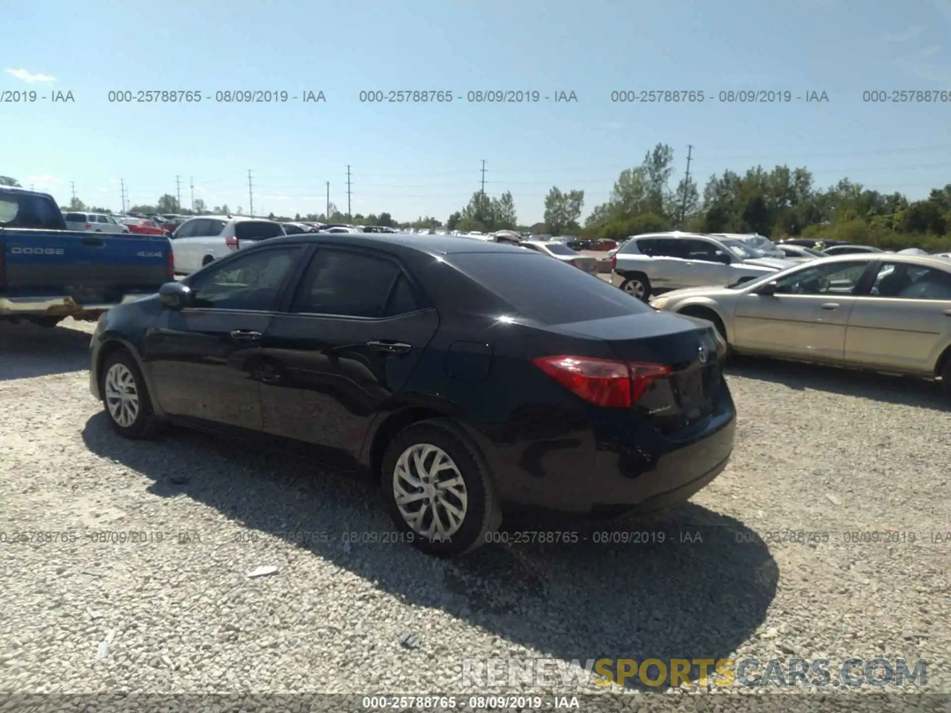 3 Photograph of a damaged car 2T1BURHE8KC165210 TOYOTA COROLLA 2019