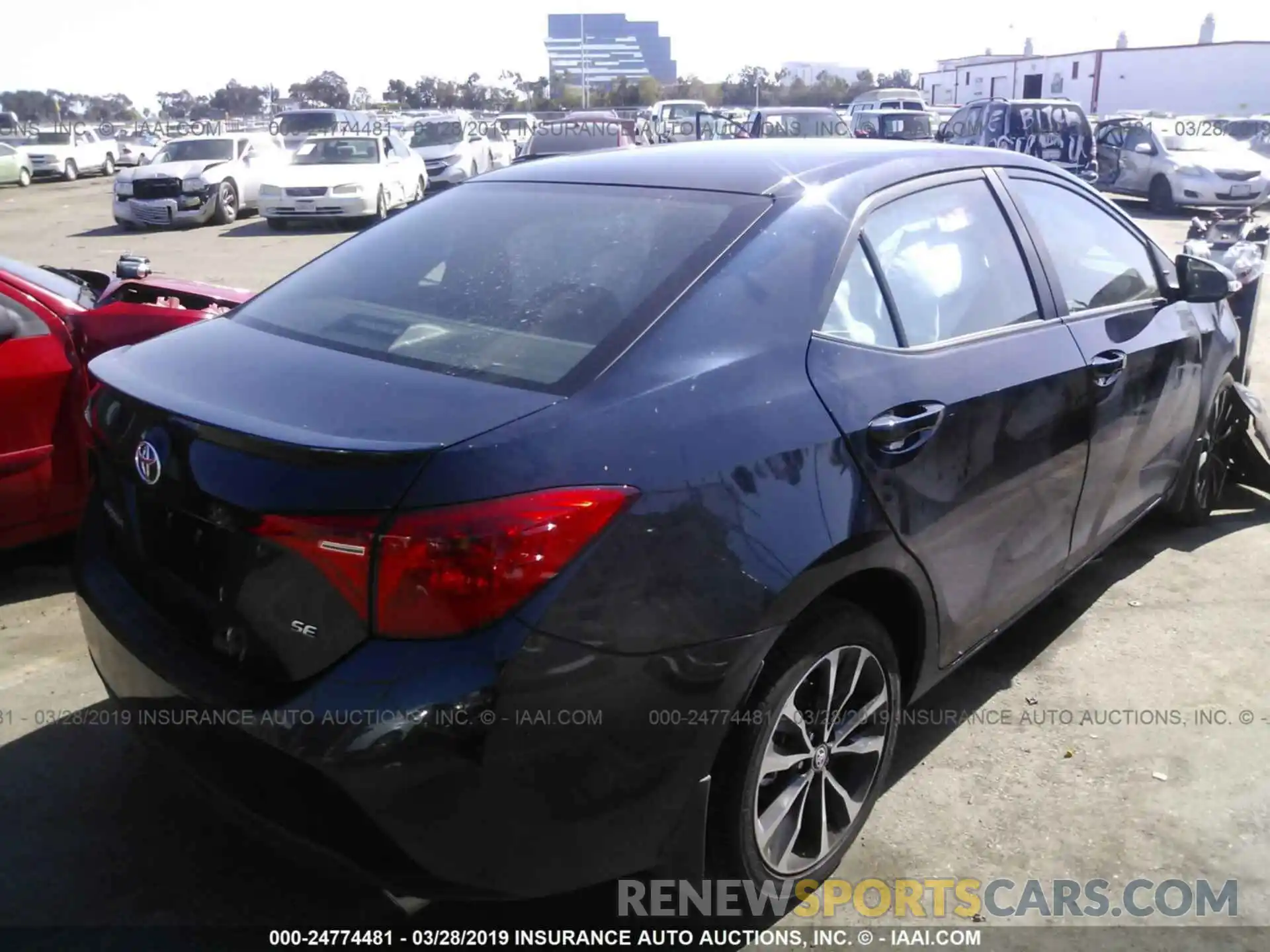 4 Photograph of a damaged car 2T1BURHE8KC165403 TOYOTA COROLLA 2019