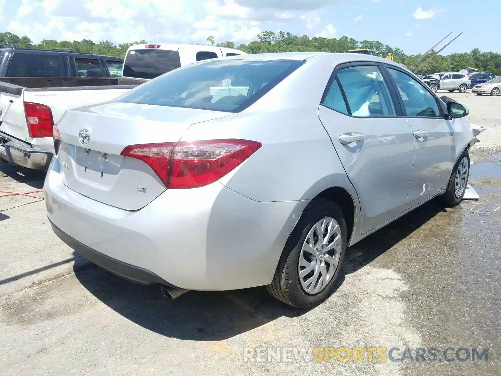 4 Photograph of a damaged car 2T1BURHE8KC166129 TOYOTA COROLLA 2019