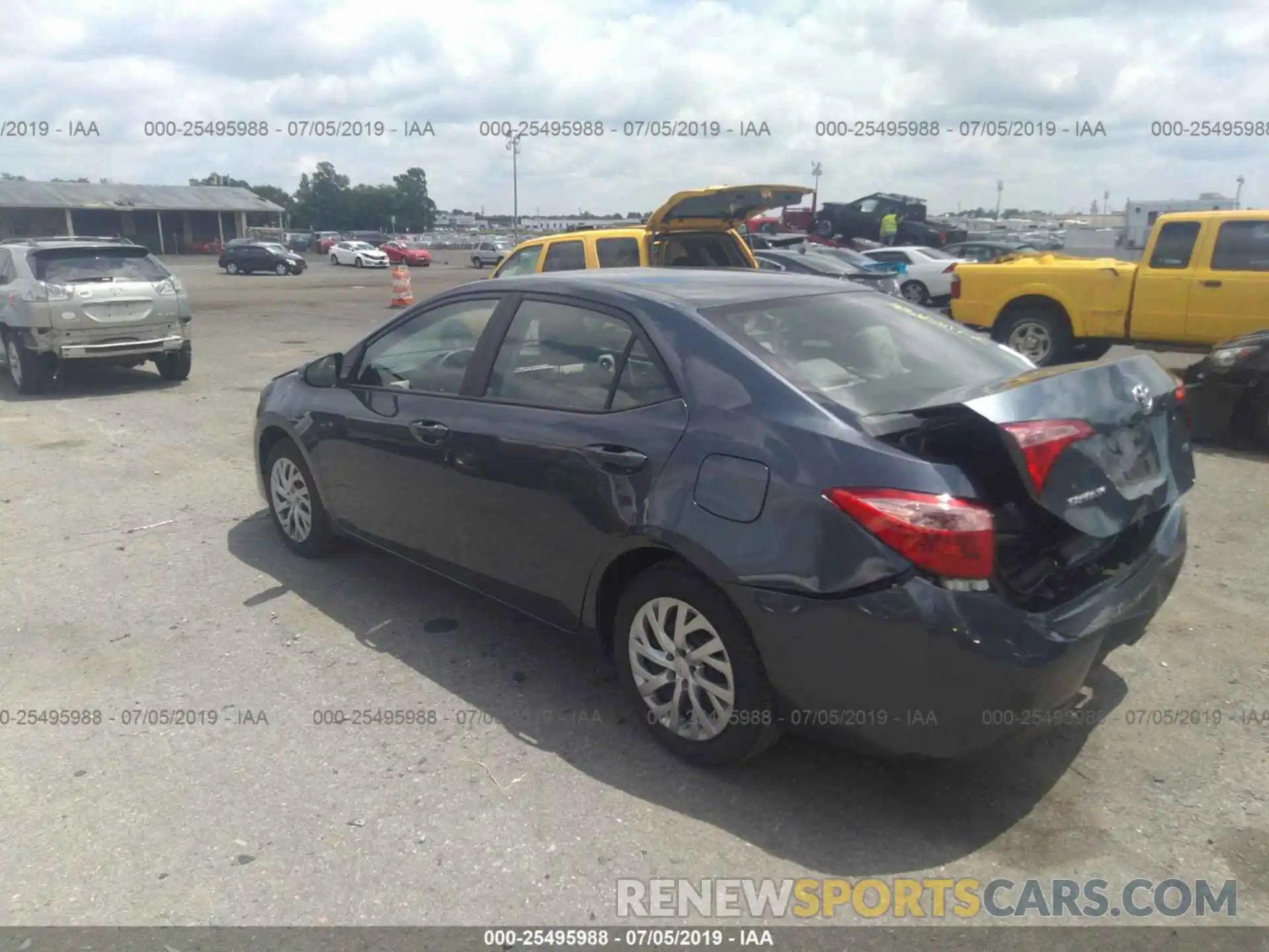 3 Photograph of a damaged car 2T1BURHE8KC166552 TOYOTA COROLLA 2019