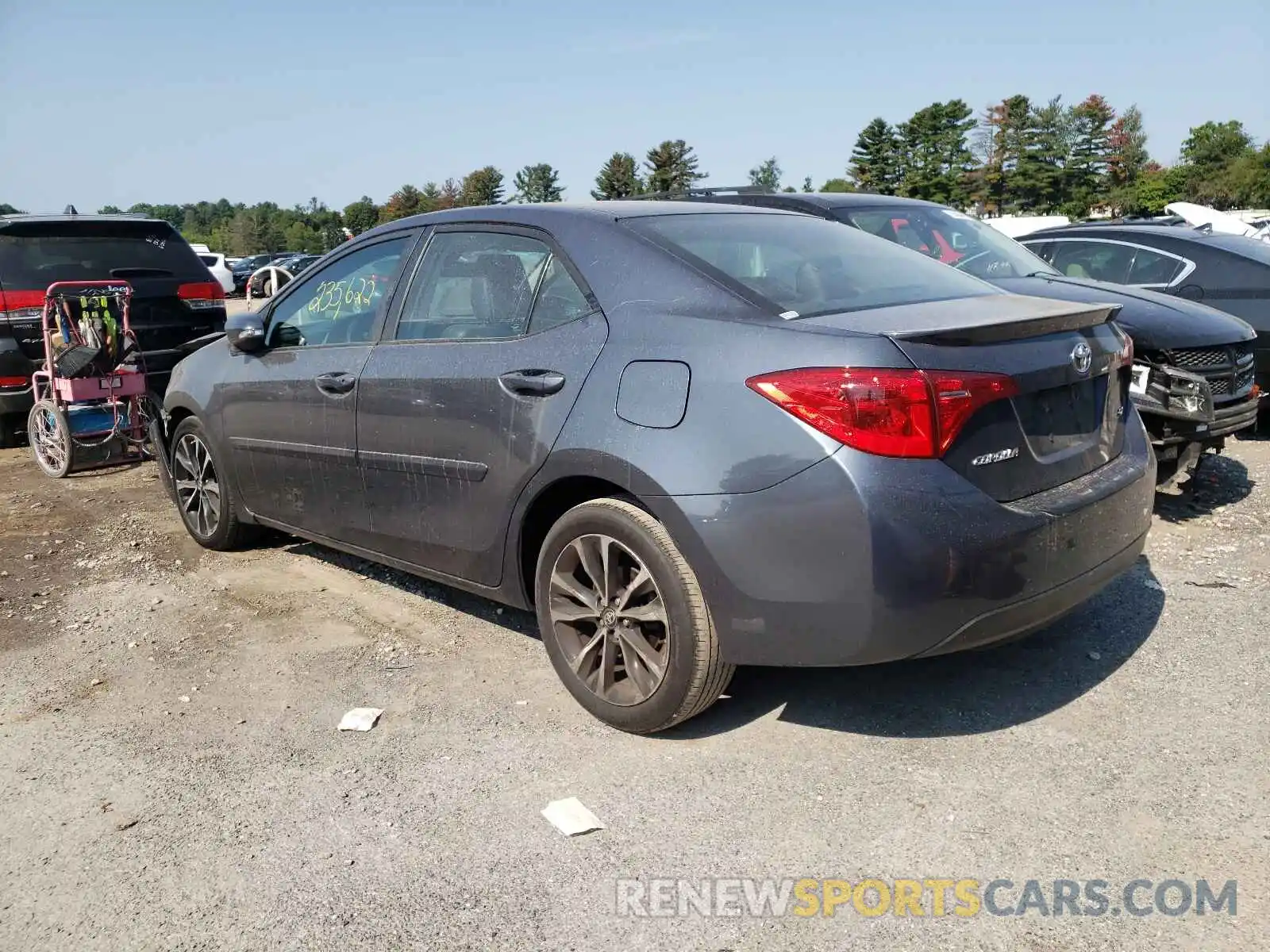 3 Photograph of a damaged car 2T1BURHE8KC166597 TOYOTA COROLLA 2019