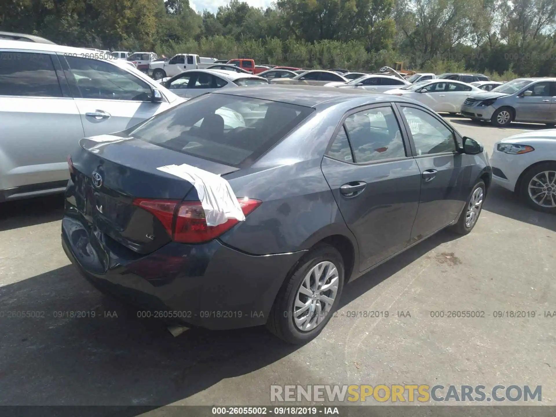 4 Photograph of a damaged car 2T1BURHE8KC167104 TOYOTA COROLLA 2019