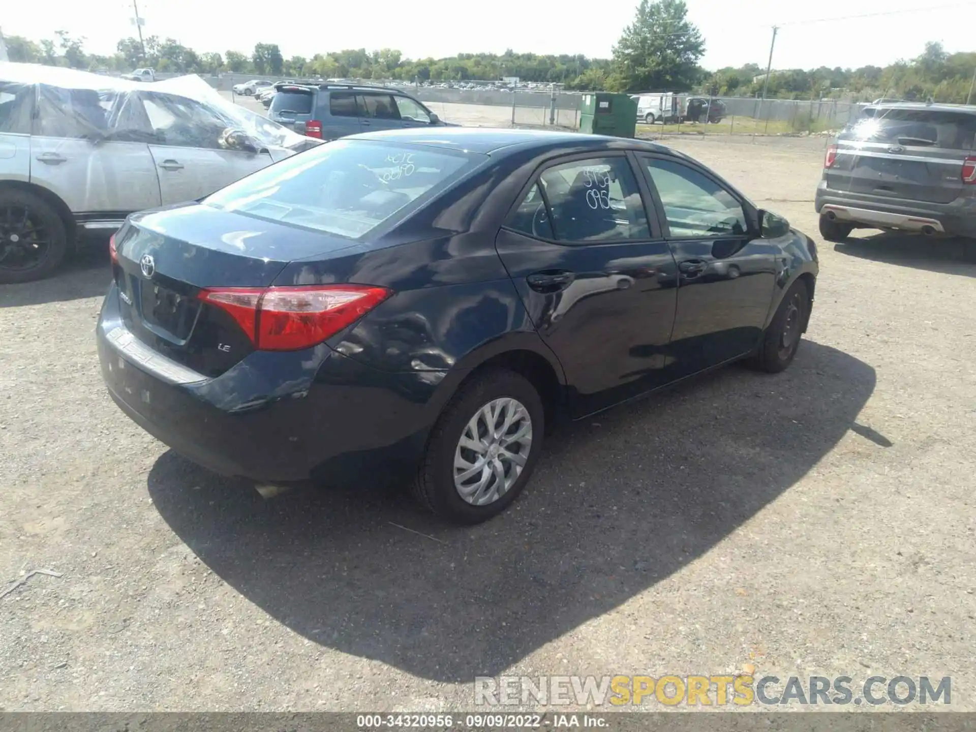 4 Photograph of a damaged car 2T1BURHE8KC167300 TOYOTA COROLLA 2019