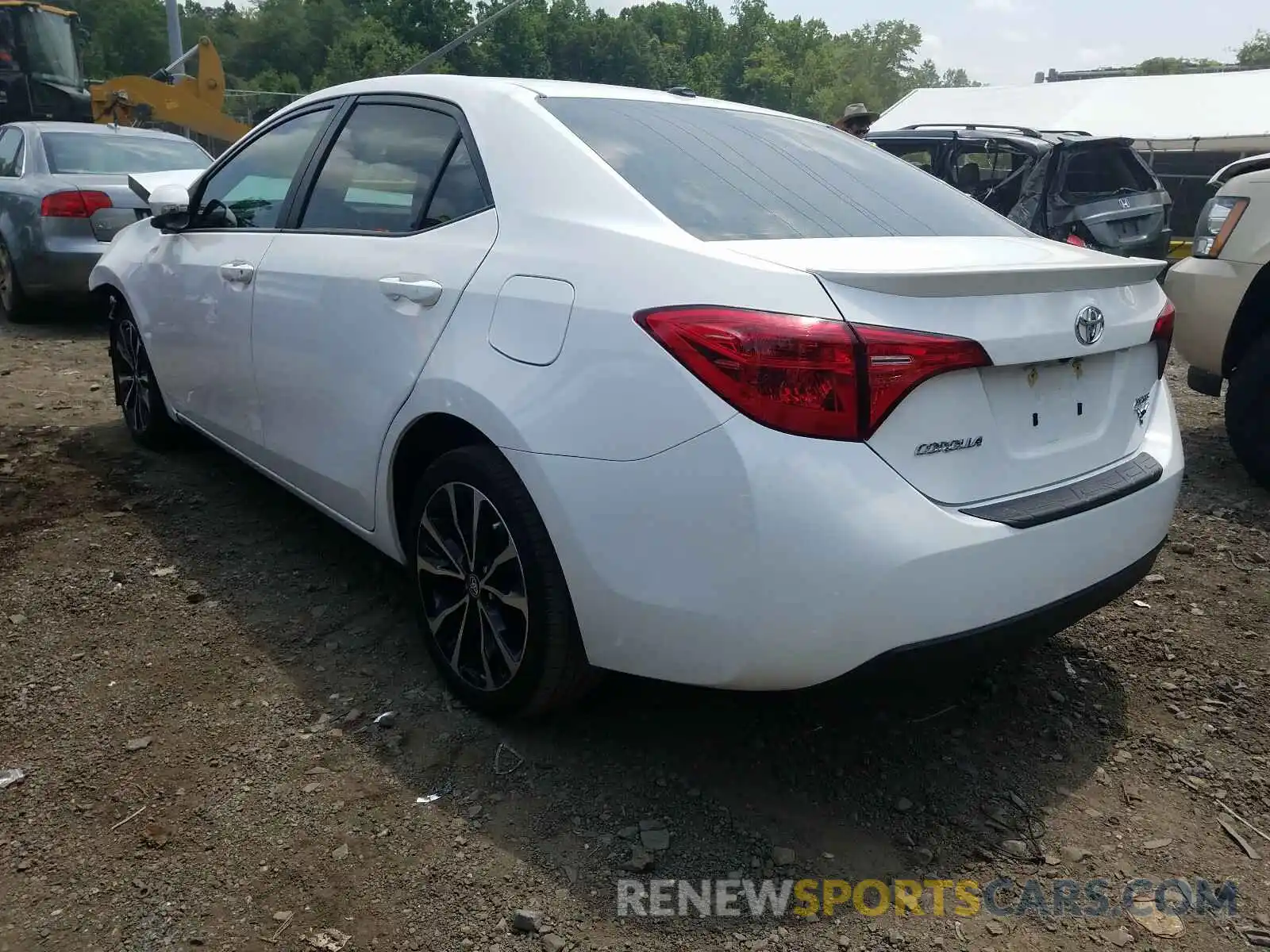 3 Photograph of a damaged car 2T1BURHE8KC167815 TOYOTA COROLLA 2019