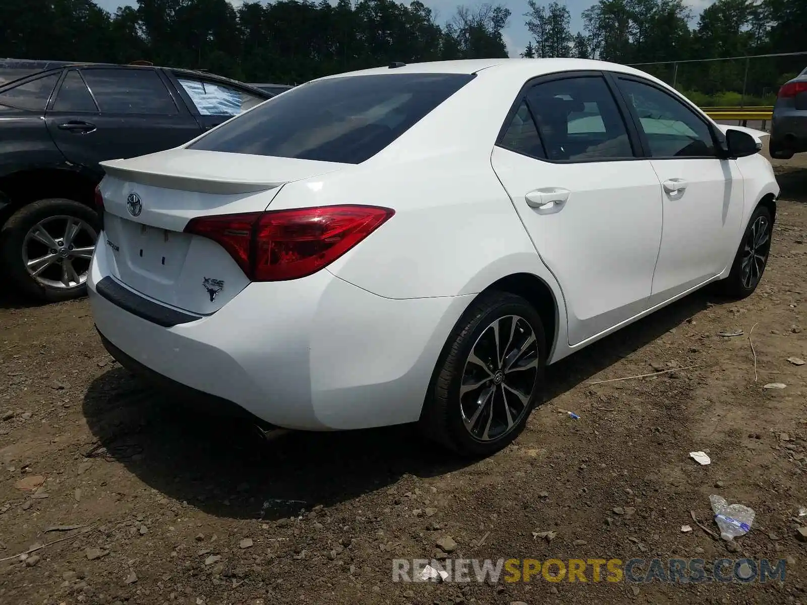 4 Photograph of a damaged car 2T1BURHE8KC167815 TOYOTA COROLLA 2019