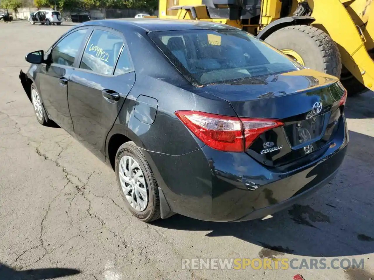 3 Photograph of a damaged car 2T1BURHE8KC168074 TOYOTA COROLLA 2019