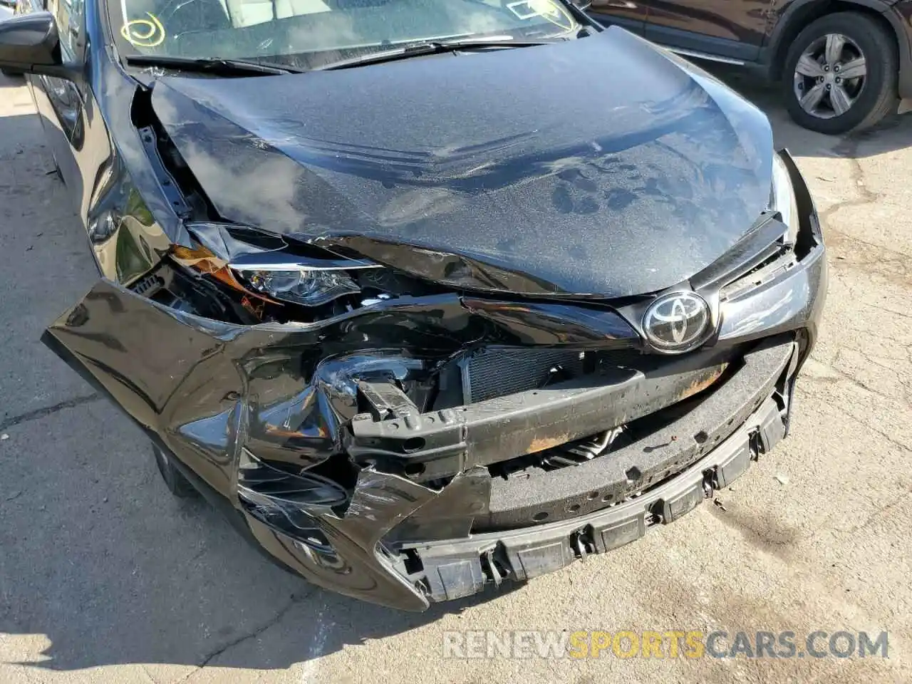 9 Photograph of a damaged car 2T1BURHE8KC168074 TOYOTA COROLLA 2019