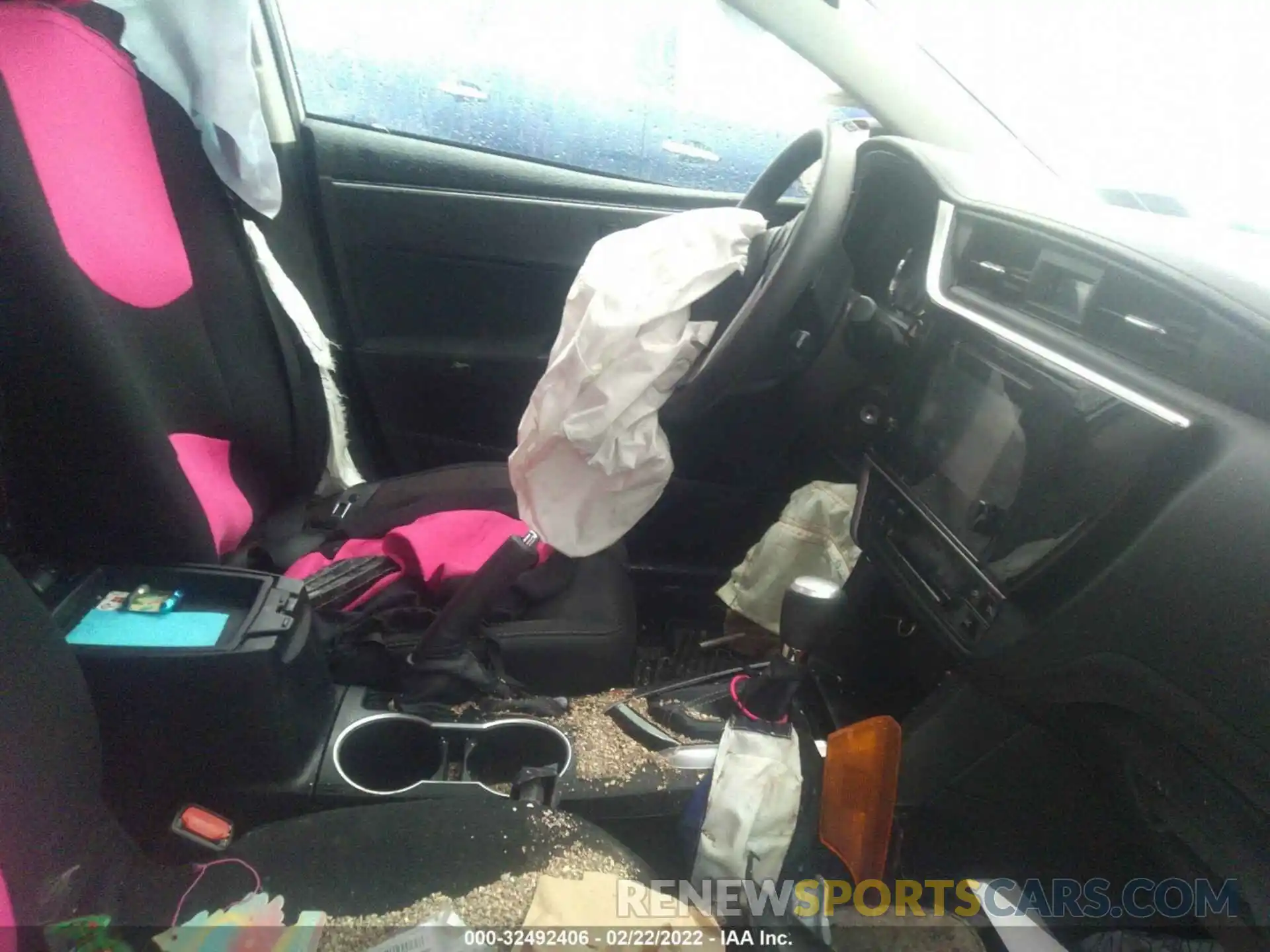 5 Photograph of a damaged car 2T1BURHE8KC168589 TOYOTA COROLLA 2019