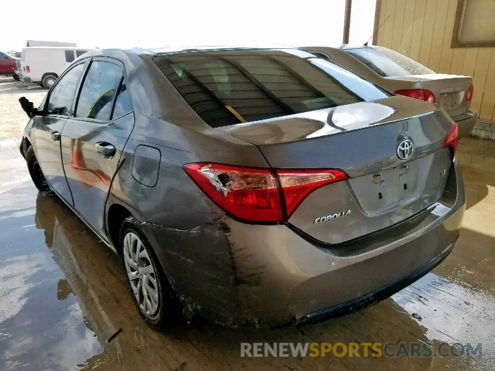 3 Photograph of a damaged car 2T1BURHE8KC169239 TOYOTA COROLLA 2019