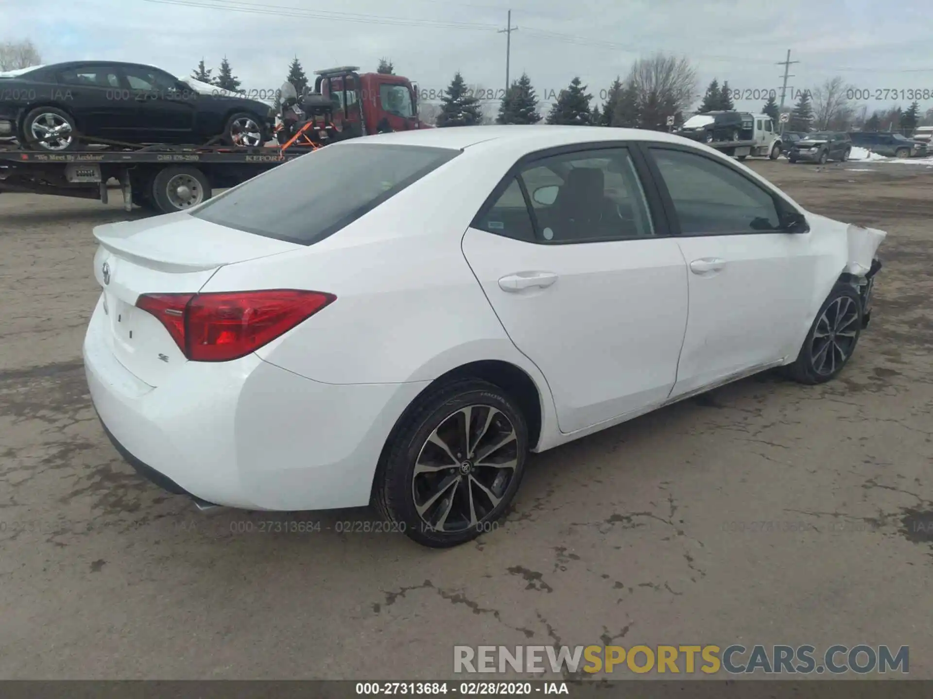 4 Photograph of a damaged car 2T1BURHE8KC169466 TOYOTA COROLLA 2019