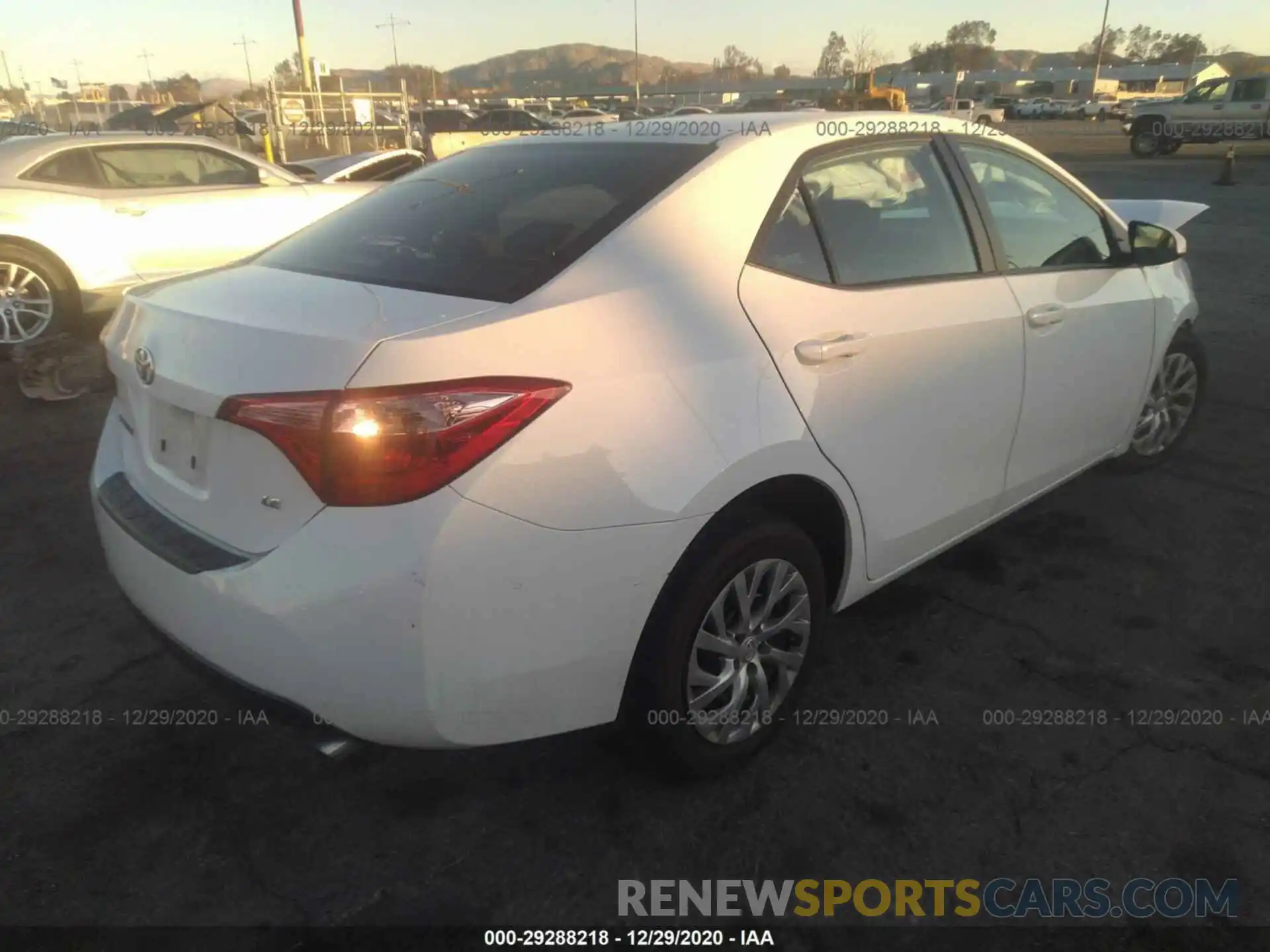 4 Photograph of a damaged car 2T1BURHE8KC169886 TOYOTA COROLLA 2019