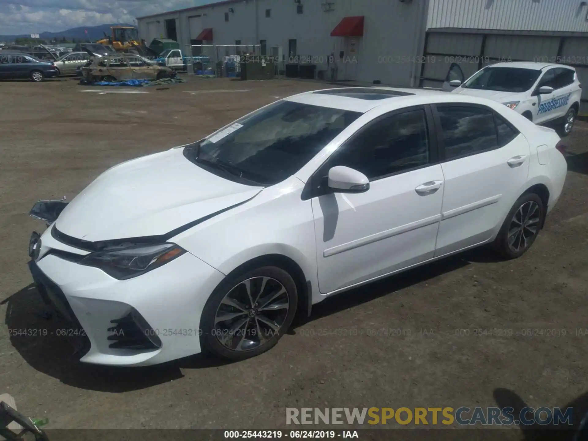 2 Photograph of a damaged car 2T1BURHE8KC170102 TOYOTA COROLLA 2019