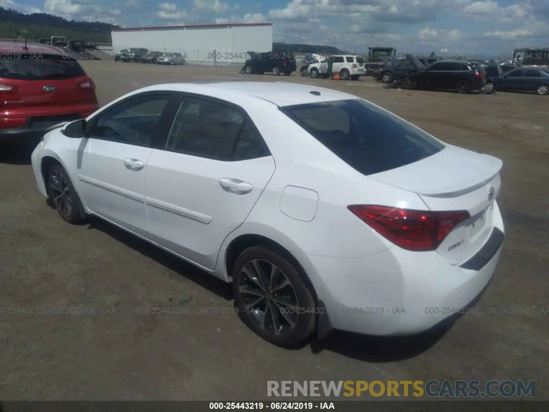 3 Photograph of a damaged car 2T1BURHE8KC170102 TOYOTA COROLLA 2019